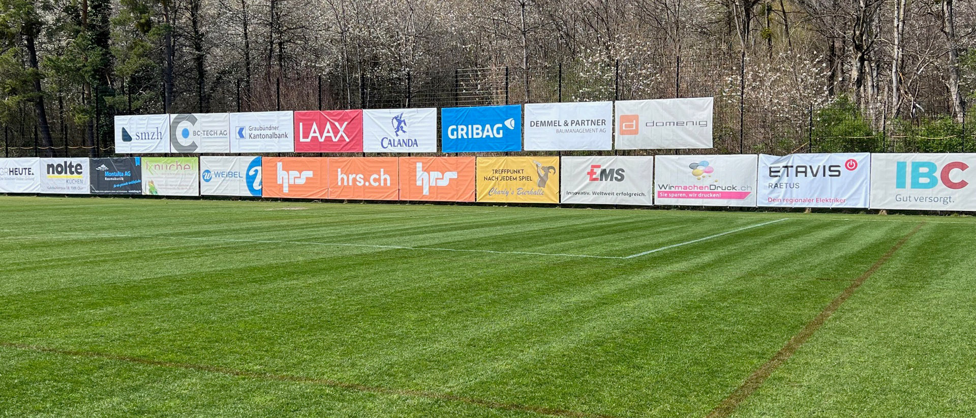 Sponsoren am Spielfeld